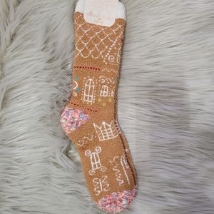 Soft fuzzy Altar'd State crew socks